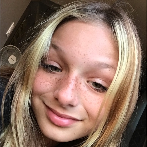 ella_tou